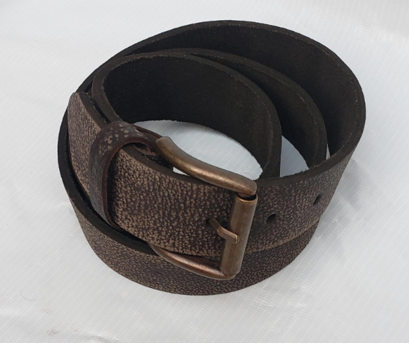 CLASSIC CHOCO BUFFALO JEANS LEATHER BELT IN BRASS SERIES